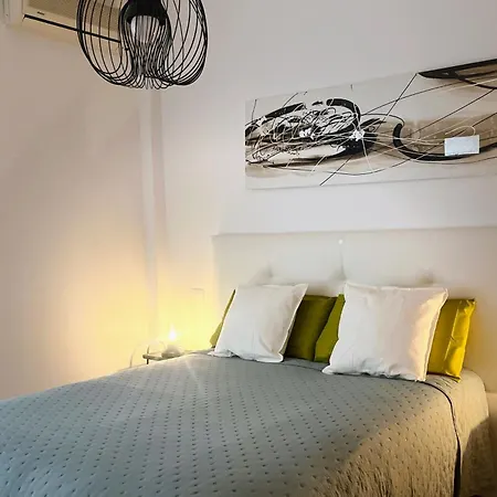 Melo 1 Near Airport, Elevator *