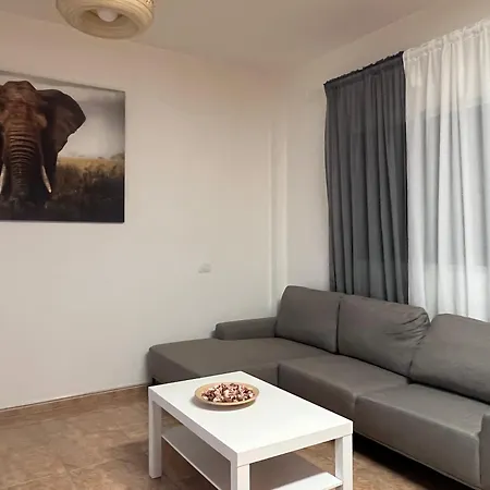 Melo 1 Near Airport, Elevator *