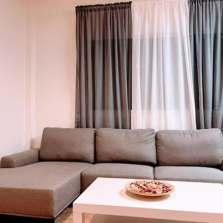 Melo 1 Near Airport, Elevator *