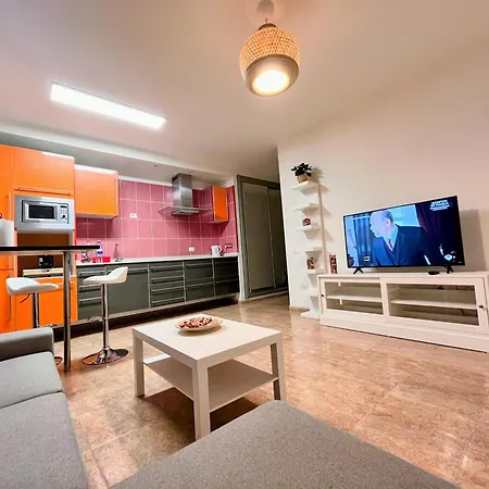 Melo 1 Near Airport, Elevator Vecindario (Gran Canaria)